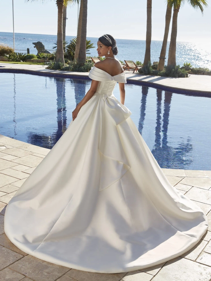 Demetrios 1256 #1 default backface vertical picture