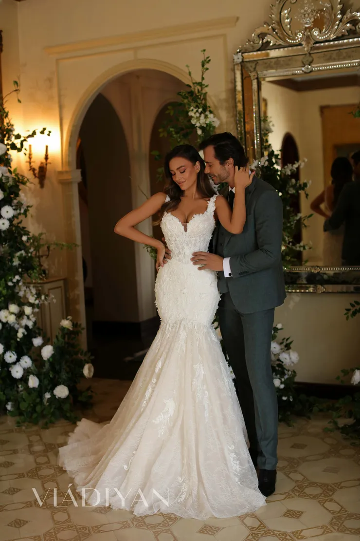 Vladiyan 2450 #1 frontface vertical picture