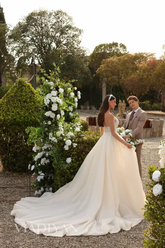 Vladiyan 2460 #2 default backface vertical thumbnail