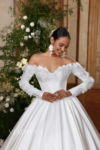 Vladiyan 2505 #2 frontface vertical cropped thumbnail