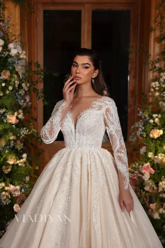 Vladiyan 2543 #4 frontface vertical cropped thumbnail