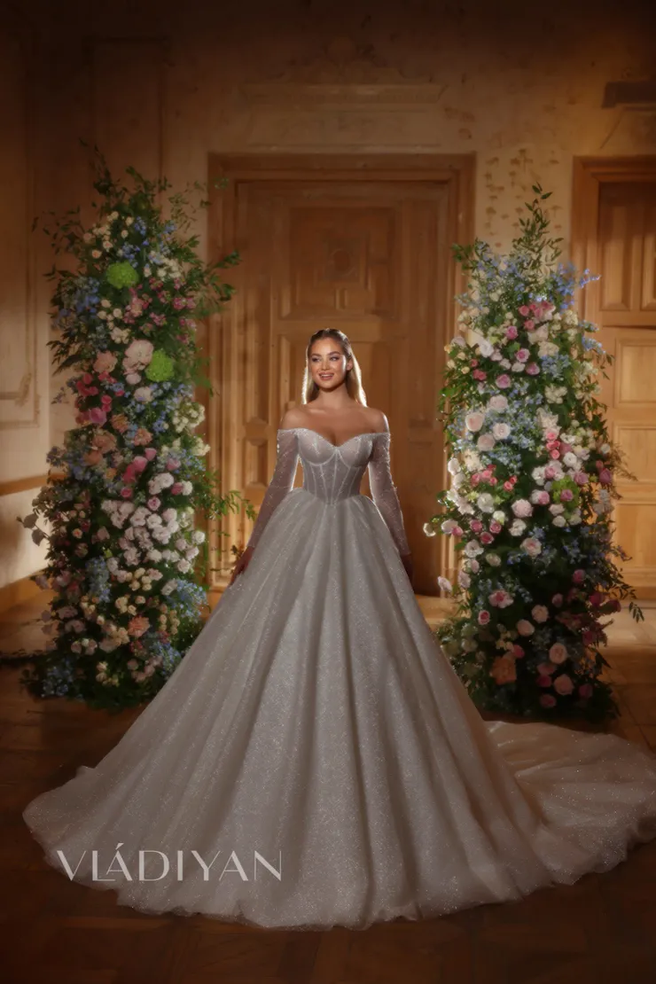 Vladiyan 2547 #1 frontface vertical picture