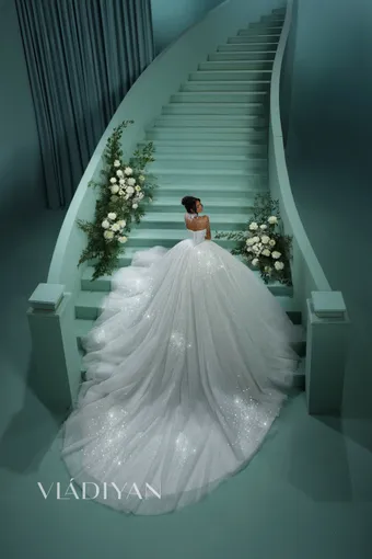 Vladiyan 2602 #3 default backface vertical thumbnail