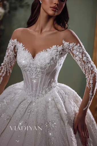 Vladiyan 2605 #3 frontface vertical cropped thumbnail