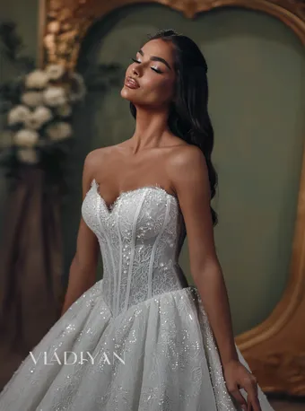 Vladiyan 2609 #3 frontface vertical cropped thumbnail