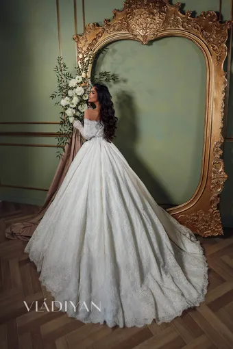 Vladiyan 2624 #2 default backface vertical thumbnail