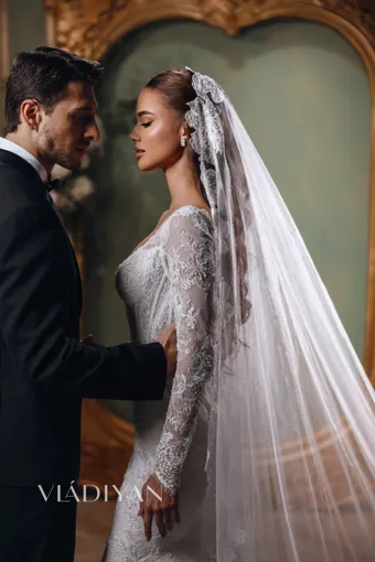 Vladiyan 2625 #4 default backface vertical cropped thumbnail