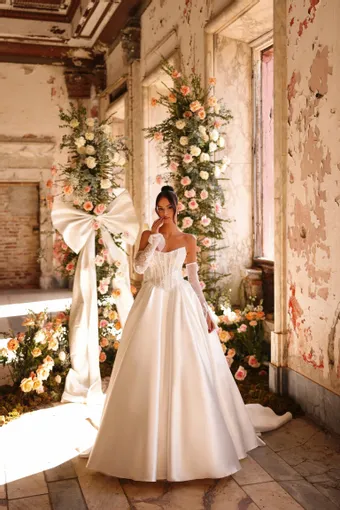 Victoria Soprano Anabelle #4 frontface vertical cropped thumbnail