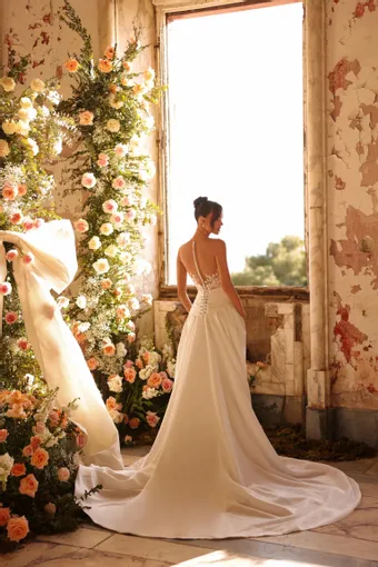 Victoria Soprano Anila #2 default backface vertical thumbnail