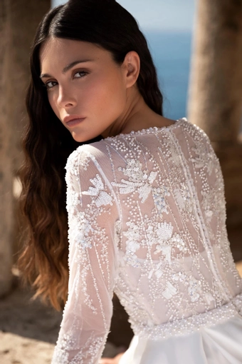 Yedyna Arin #4 default backface vertical thumbnail