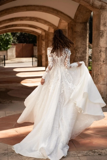 Yedyna Charlotte #4 default backface vertical thumbnail