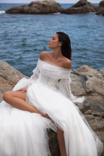 Yedyna Emily #2 vertical thumbnail