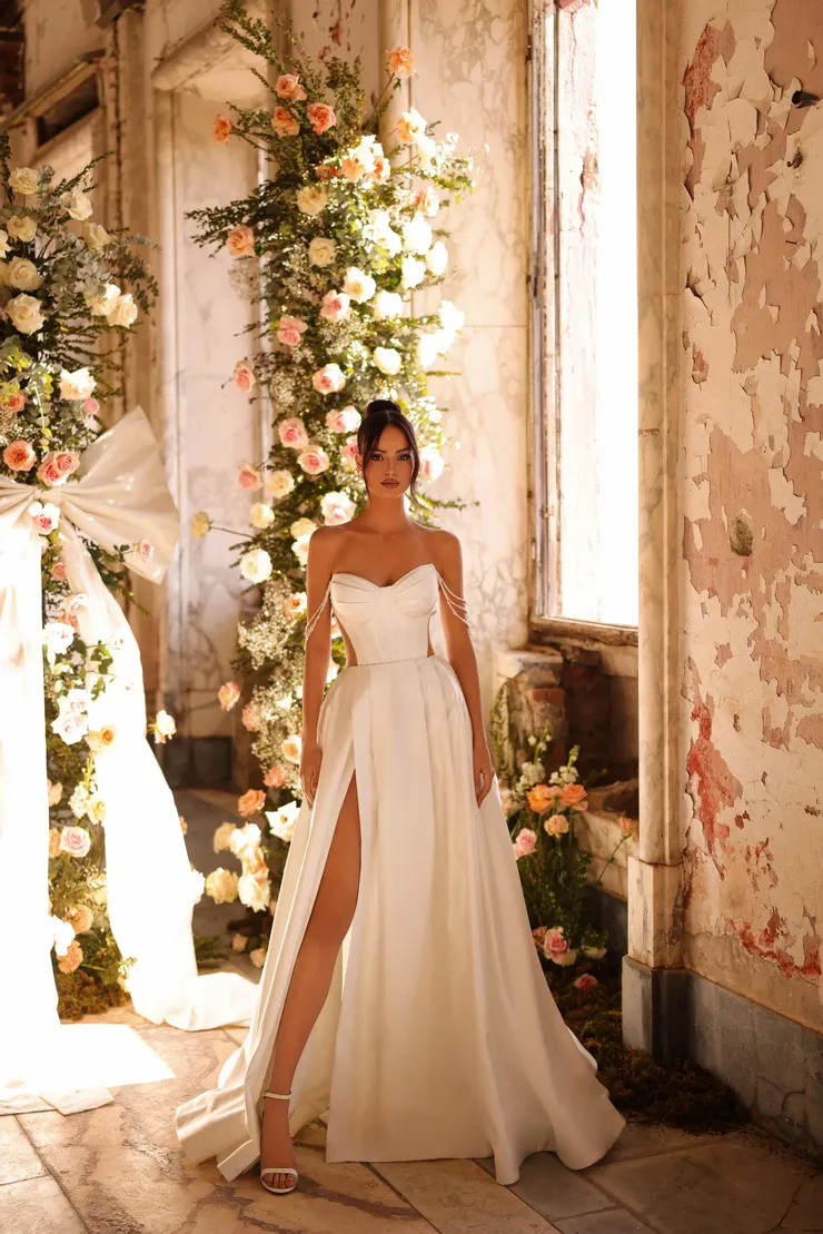 Victoria Soprano Lotus #1 frontface vertical picture