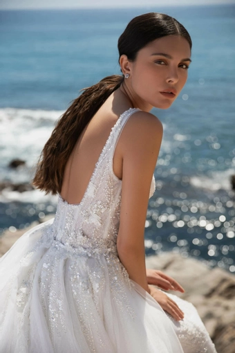 Yedyna Margot #2 vertical thumbnail