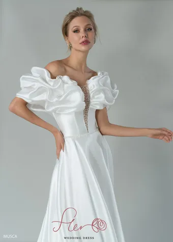 Fler Musca #2 frontface vertical cropped thumbnail