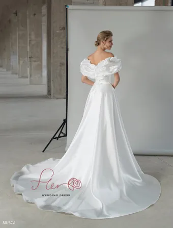 Fler Musca #1 default backface vertical thumbnail