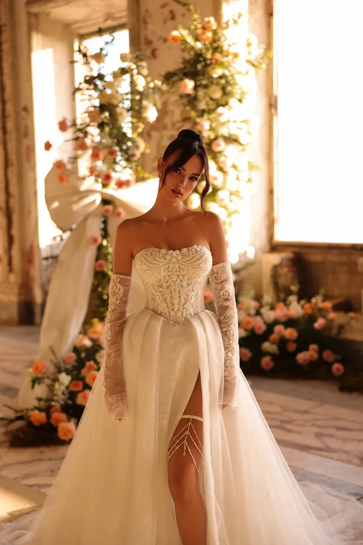 Victoria Soprano Ornela #1 frontface vertical picture