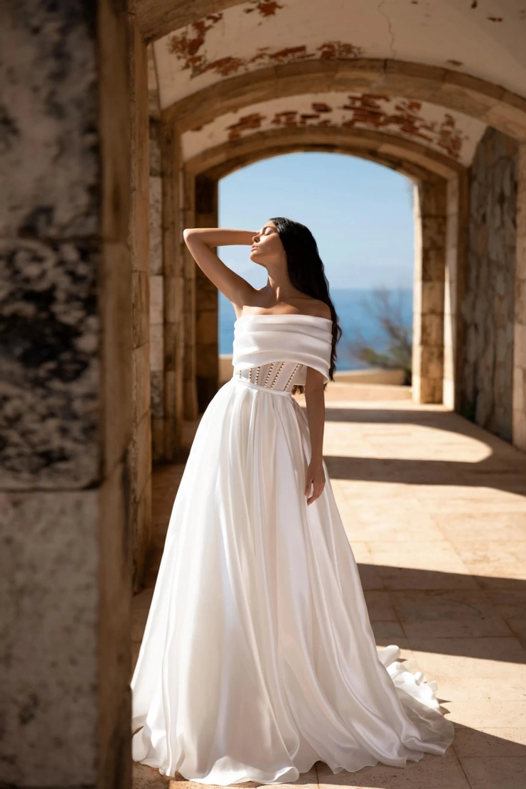 Yedyna Samantha #1 frontface vertical picture