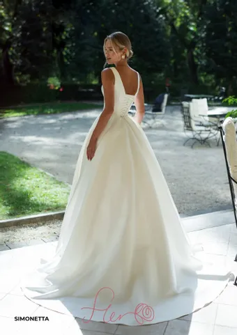 Fler Simonetta #1 default backface vertical thumbnail