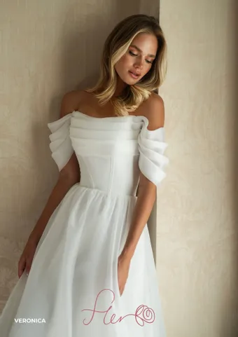 Fler Veronica #1 frontface vertical thumbnail