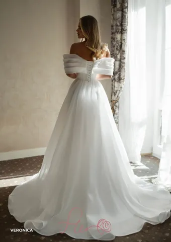 Fler Veronica #2 default backface vertical thumbnail