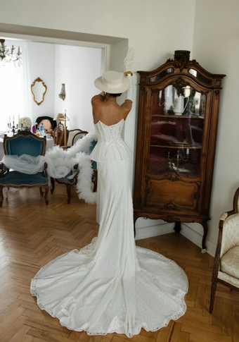 Fler Vigo #4 backface vertical thumbnail